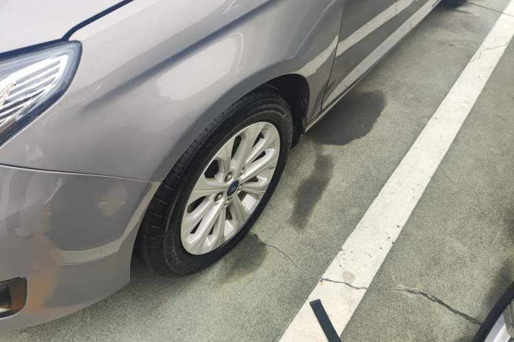 Used Ford Escort 2015 1.5L Automatic Fashion Model
