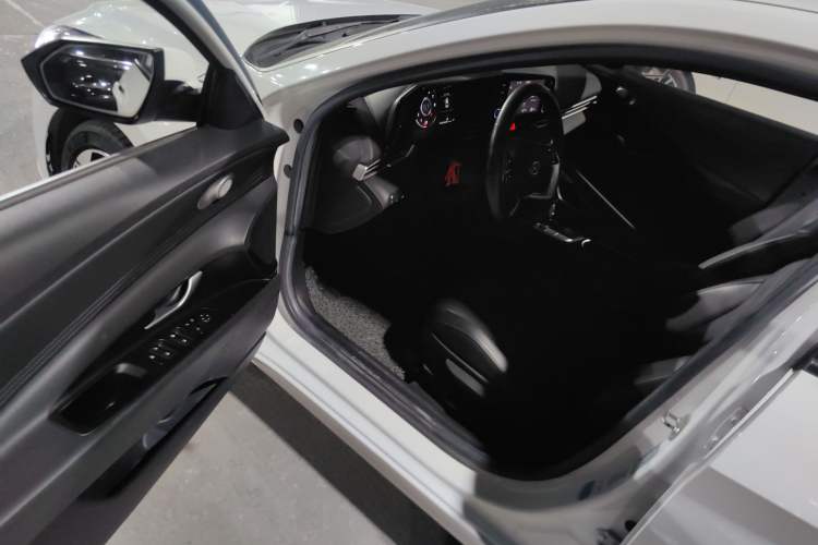 Used Hyundai Elantra 2021 1.5L CVT GLX Elite Edition
