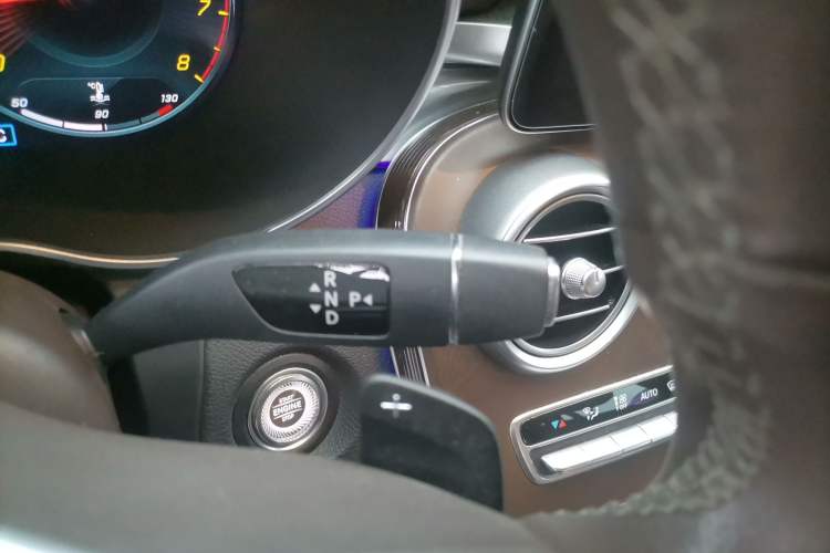 Used Mercedes-Benz GLC 2020 Facelift GLC 260 L 4MATIC Luxury Edition
