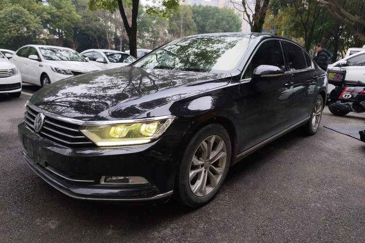 Used Volkswagen Magotan 2018 Facelift 330TSI DSG Luxury Model
