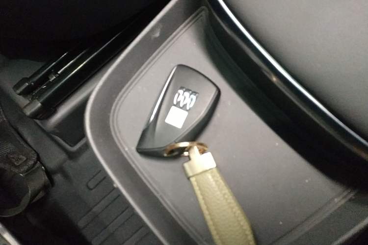 Used Buick GL8 New Energy 2025 Lushang First-Drive Edition 7-Seater
