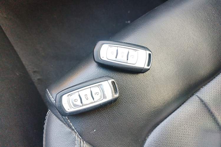 Used Geely Auto Emgrand 2016 Sedan 1.5L CVT Luxury Model
