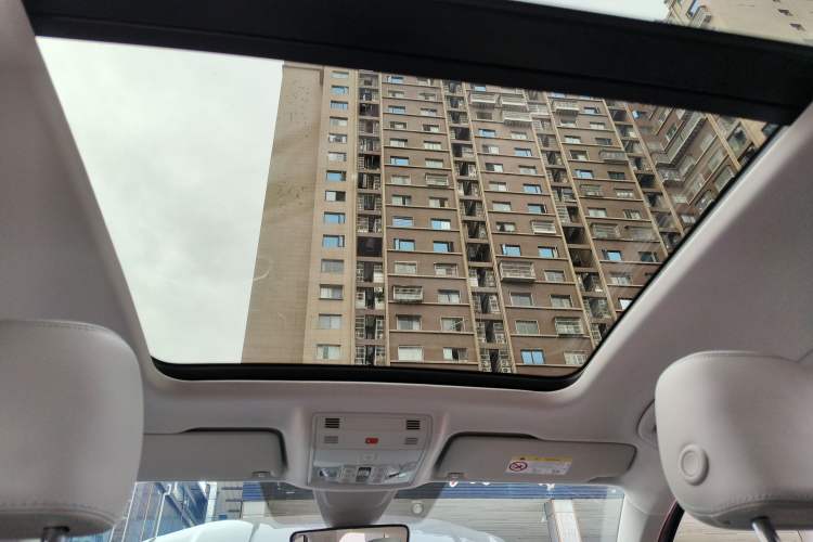 Used Volkswagen Tharu 2024 300TSI Two-Wheel-Drive Moon Luxury Edition
