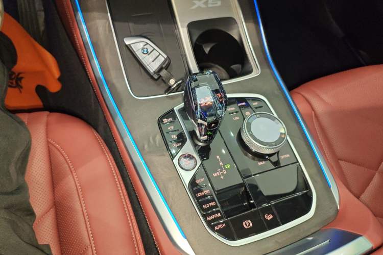 Used BMW X5 2022 Restyled xDrive 30Li Luxury Version M Sport Package
