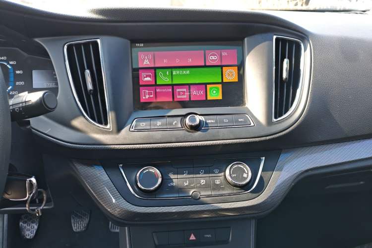 Used Roewe 360 2015 1.5L manual luxury edition
