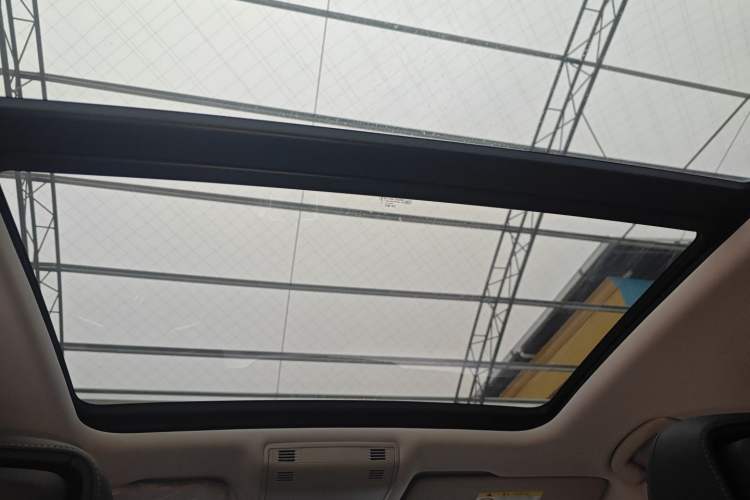 Used Volkswagen Magotan 2025 Revised Version Zhongxiang Edition 330TSI DSG Luxury Trim
