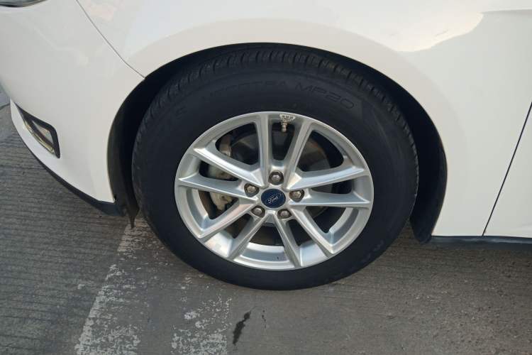 Used Ford Focus 2017 Sedan EcoBoost 125 Automatic Supreme Style SmartDrive Edition
