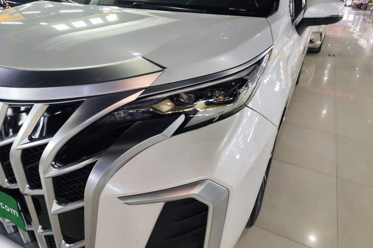 Used Toyota Granvia 2022 2.5L Hybrid Flagship Edition