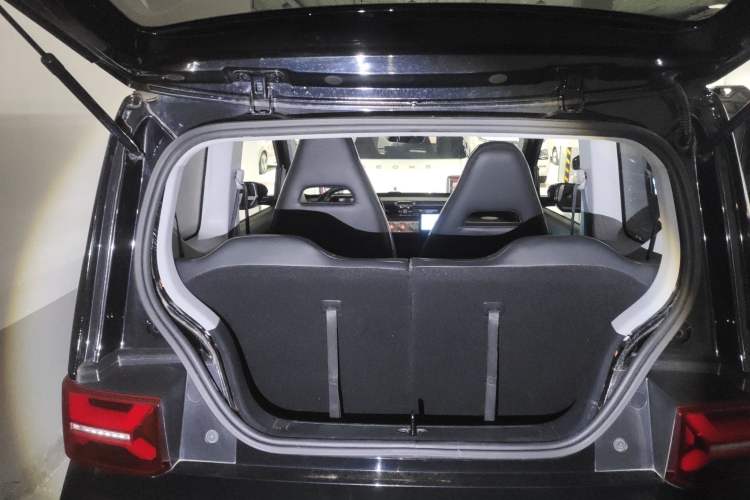 Used Wuling Hongguang MINIEV 2022 GAMEBOY 200km Gaming Edition with Lithium Iron Phosphate
