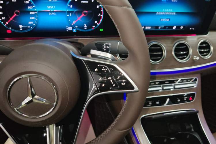 Used Mercedes-Benz E-Class 2023 Facelift E 260 L
