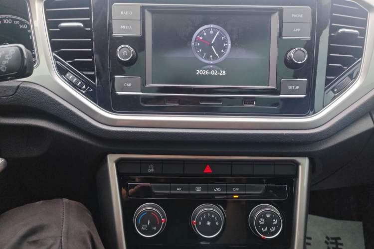 Used Volkswagen T-ROC 2018 280TSI DSG Two-Wheel Drive Advanced Version China V Emission Standard
