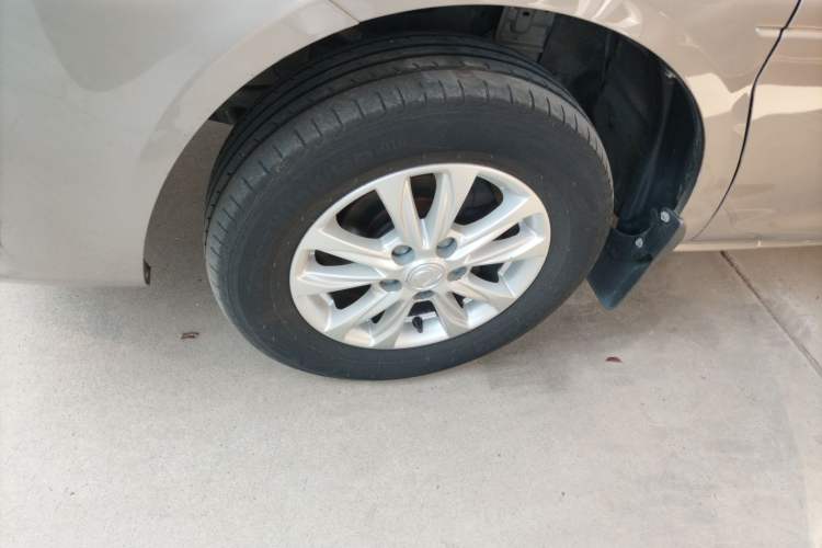 Used FORTHING Lingzhi 2019 M5L 1.6L 7-Seater Luxury Model China VI Standard
