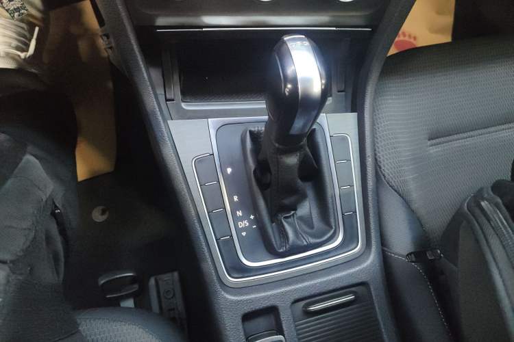 Used Volkswagen Golf 2016 230TSI Automatic Comfort Version
