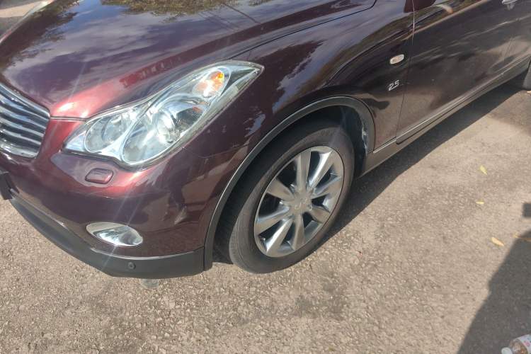 Used Infiniti QX50 2013 2.5L Two-Wheel-Drive Elegant Edition