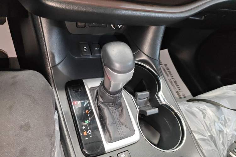 Used Toyota Highlander 2018 2.0T Four-Wheel Drive Prestige Version 7 Seats China VI Standard