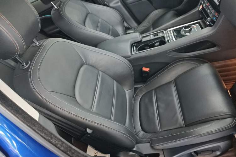 Used Jaguar F-PACE 2018 2.0T Four-Wheel Drive Urban Luxury Edition
