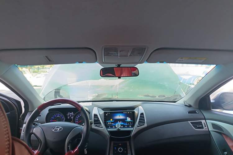 Used Hyundai Elantra 2016 1.6L Automatic Smart Version
