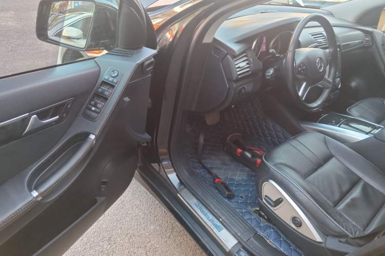 Used Mercedes-Benz R-Class 2017 R 320 4MATIC Business Edition Prestige Model
