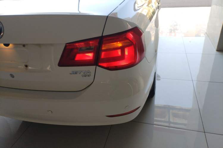 Used Volkswagen Jetta 2015 Value Edition 1.6L Automatic Fashion Version
