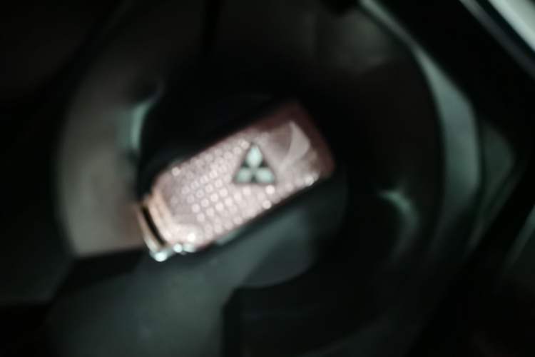 Used Mitsubishi Outlander 2018 2.0L Two-Wheel-Drive Jiale Edition 7-Seater
