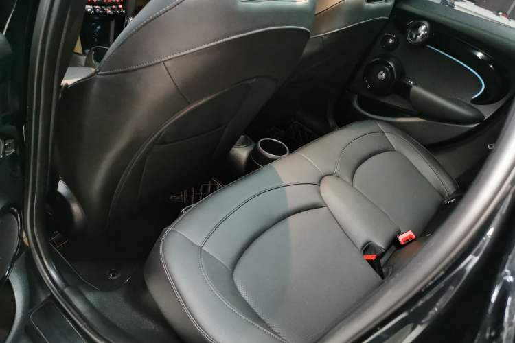 Used  MINI 2023 Updated 1.5T COOPER Artist Five-Door Edition
