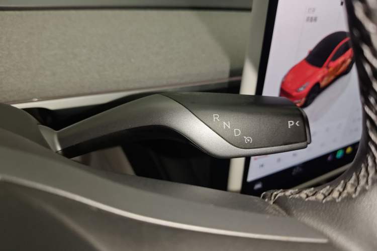 Used Tesla Model Y 2023 Rear-Wheel-Drive Version
