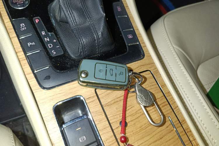 Used Volkswagen Passat 2014 1.8TSI DSG Prestige Navigation Edition