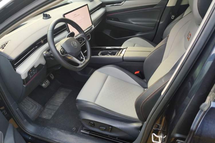 Used Volkswagen ID.7 VIZZION 2024 AIR model
