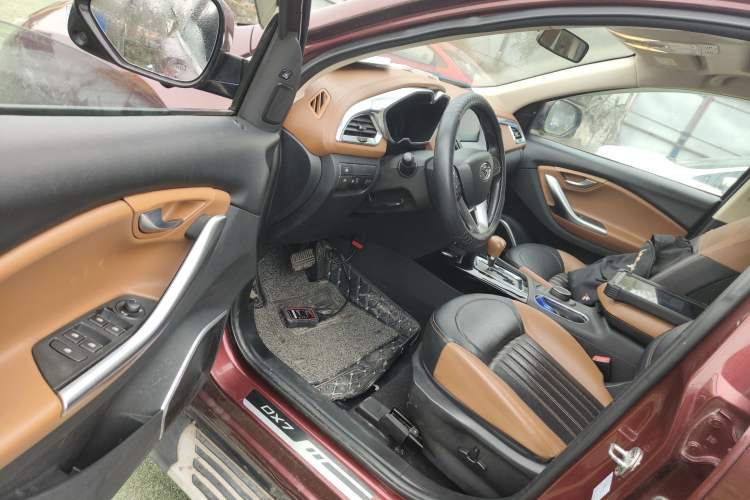 Used Soueast DX7 2017 1.5T Automatic Luxury Model
