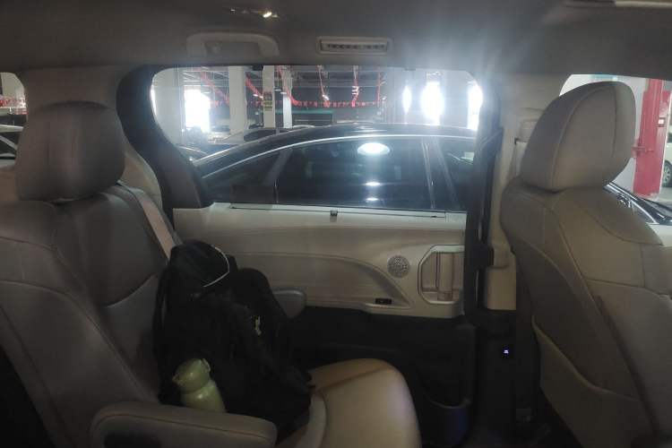 Used Toyota Sienna 2023 2.5L Hybrid Comfort Edition
