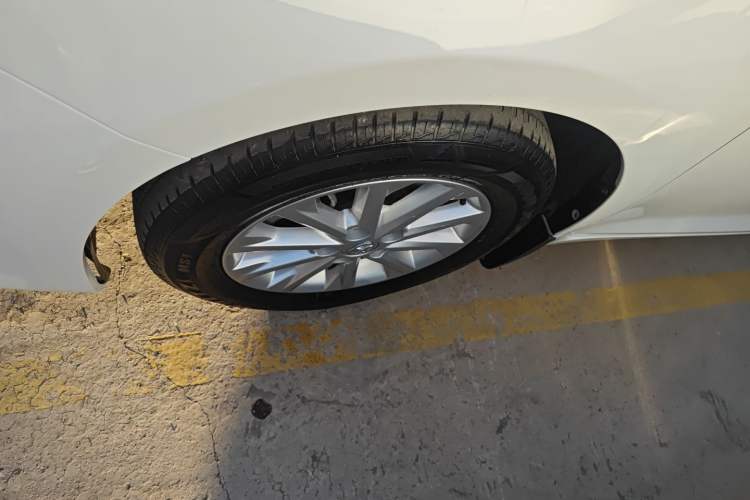 Used Toyota Camry 2016 2.0G 10th Anniversary Leading Edition
