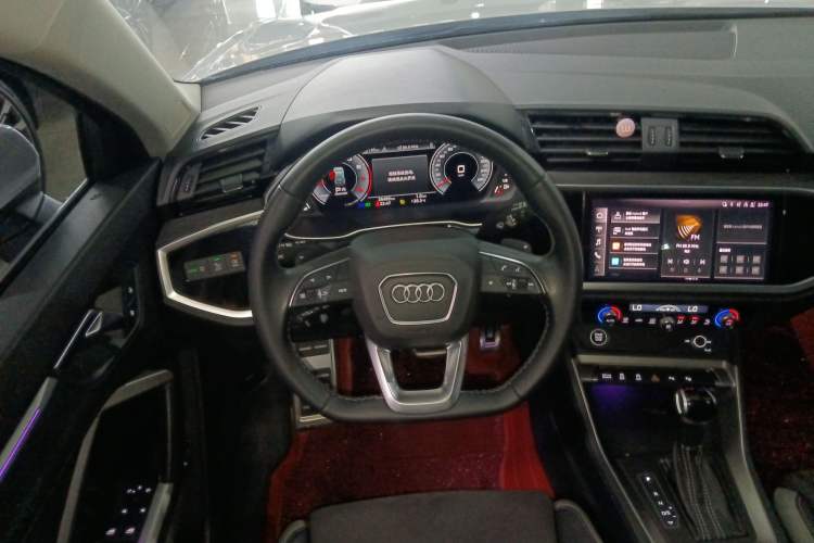 Used Audi Q3 2022 40 TFSI Fashion Dynamic Model
