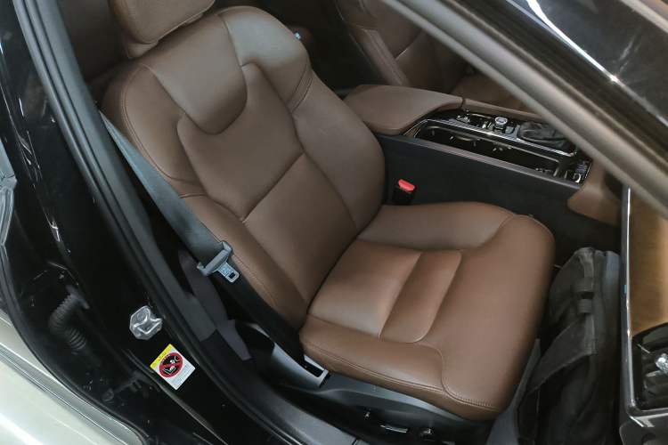 Used Volvo S90 2020 T5 Zhiyi Luxury Edition
