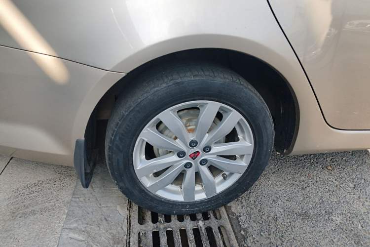 Used Roewe 350 2015 1.5L Manual Luxury Sunroof Edition