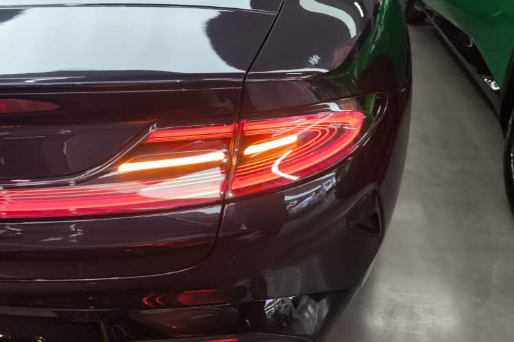 Used  SU7 2024 Rear-Drive Ultra-Long Range Advanced Pro-Level Intelligent Driving Version