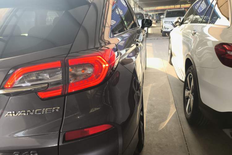 Used Honda Avancier 2017 240TURBO Two-Wheel Drive Premium Edition
