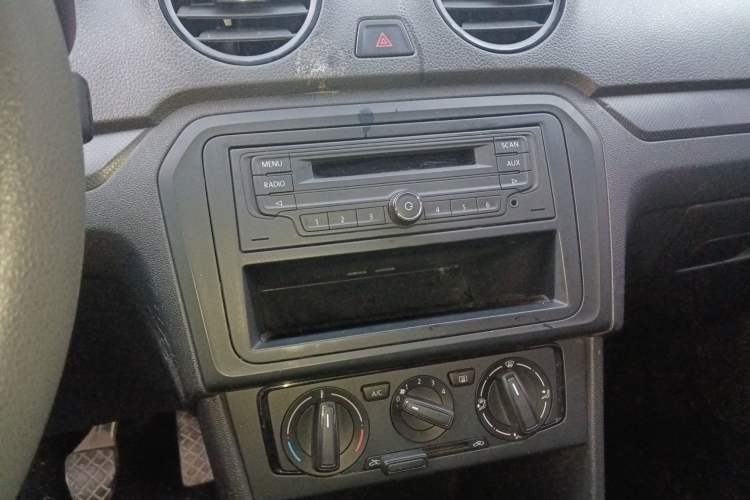 Used Volkswagen Jetta 2015 1.6L Manual Fashion Edition