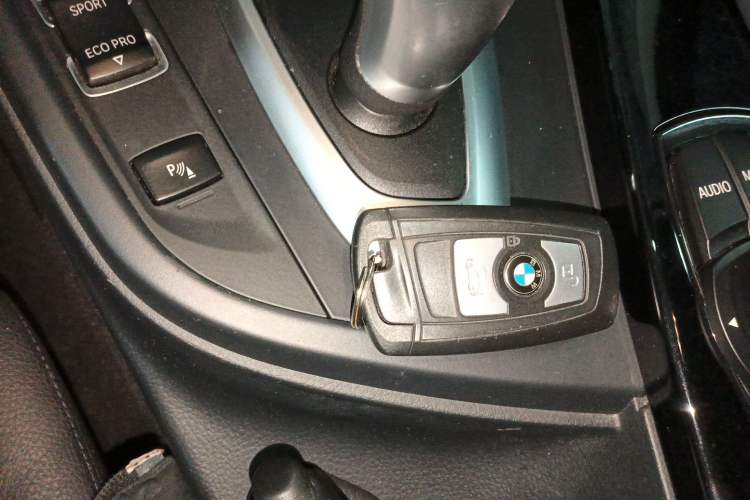 Used BMW 3 Series 2017 318Li Fashion Model
