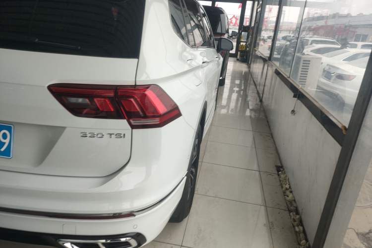 Used Volkswagen Tiguan L 2024 Outstanding Model 330TSI Automatic Two-Wheel Drive R-Line Dragon Glory Edition
