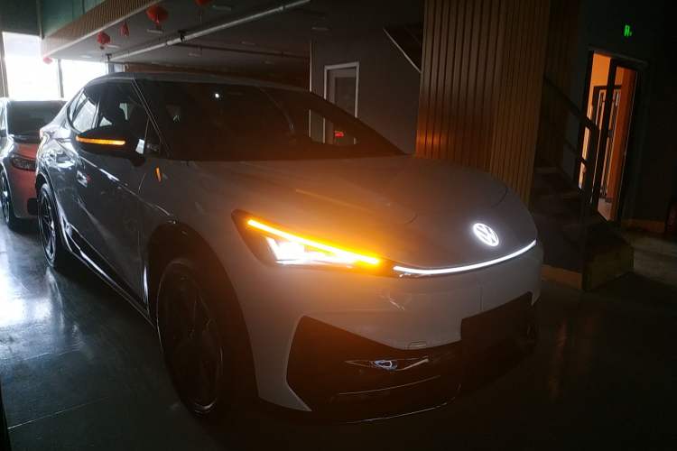 Used Volkswagen ID.UNYX 2024 Pro Long-Range Version
