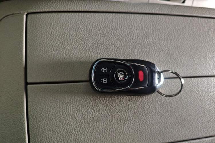 Used Buick GL8 2023 Land Executive Class Comfort Model
