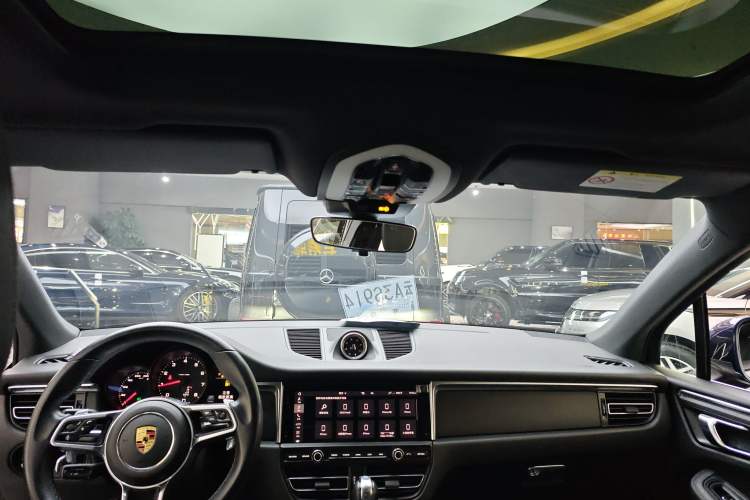 Used Porsche Macan 2018 Macan 2.0T