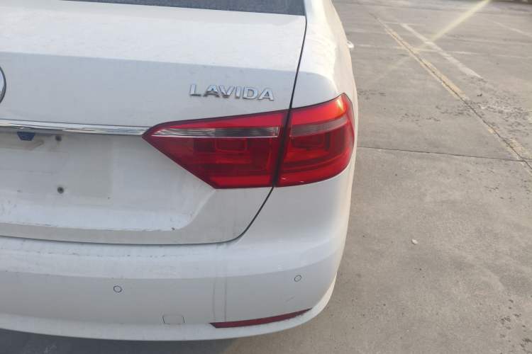 Used Volkswagen Lavida 2013 Restyled Classic 1.6L Automatic Comfort Edition
