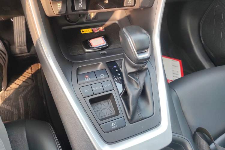 Used Toyota RAV4 2023 Dual-Engine 2.5L E-CVT Two-Wheel Drive Elite Plus Edition
