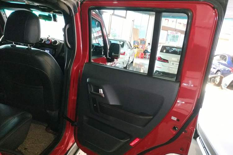 Used Beijing Auto BJ40 2016 40L 2.3T Automatic All-Wheel Drive Premium Edition
