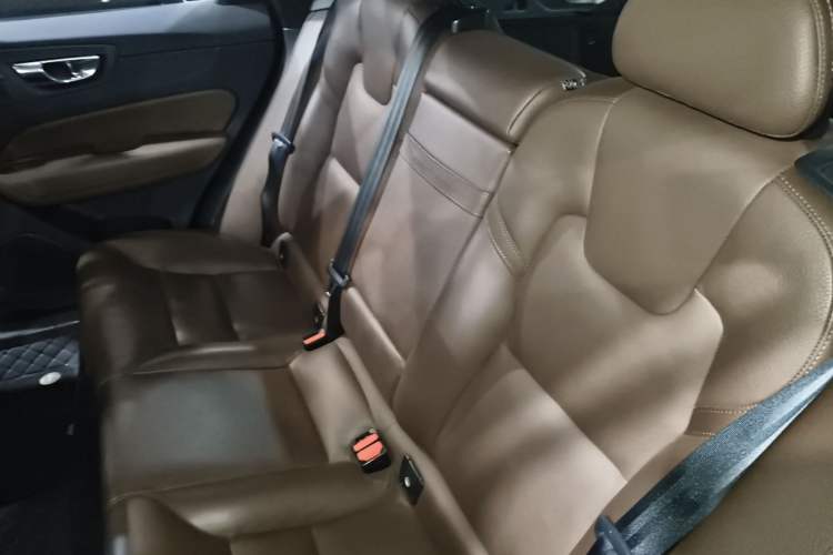 Used Volvo XC60 2019 T5 4x4 Zhiya Luxury Edition China V Standard
