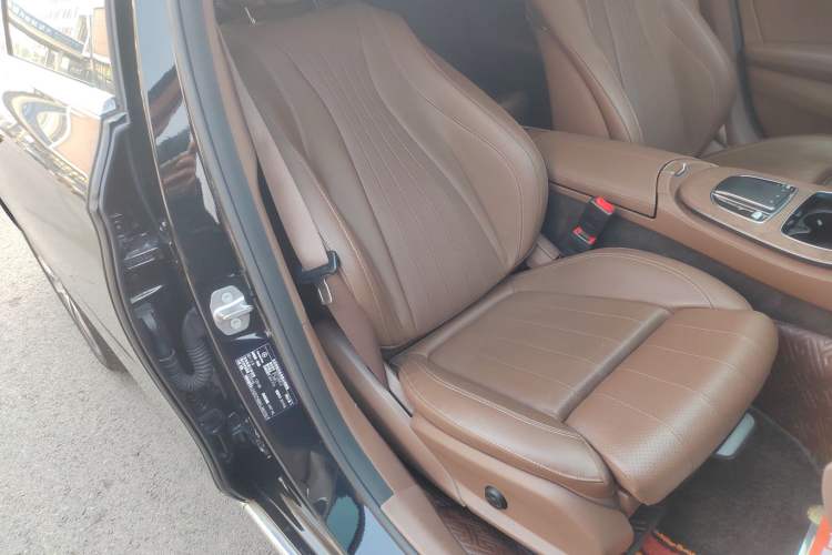 Used Mercedes-Benz E-Class 2019 E 260 L
