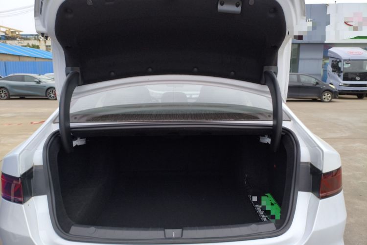 Used BYD Qin PLUS 2024 HONOR Edition DM-i 120KM Excellence Model
