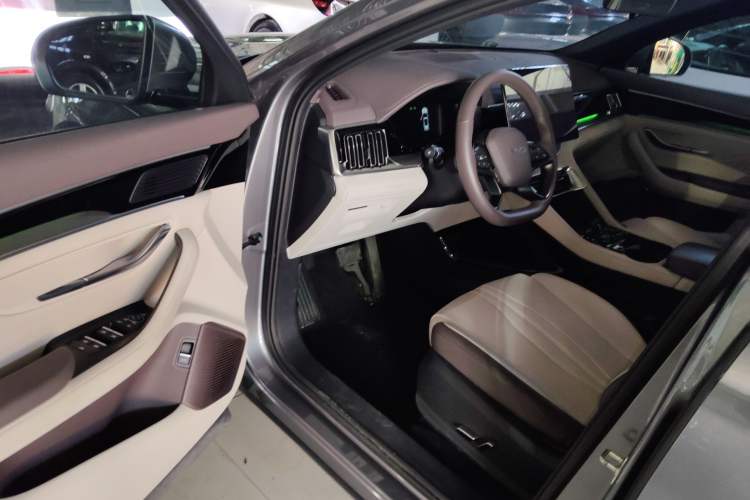 Used BYD Song PLUS New Energy 2025 EV 520km Premium Version
