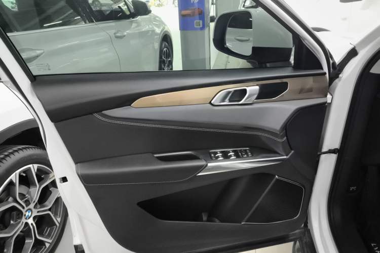 Used Lynk & Co 01 2017 2.0T Two-Wheel Drive Pro Edition
